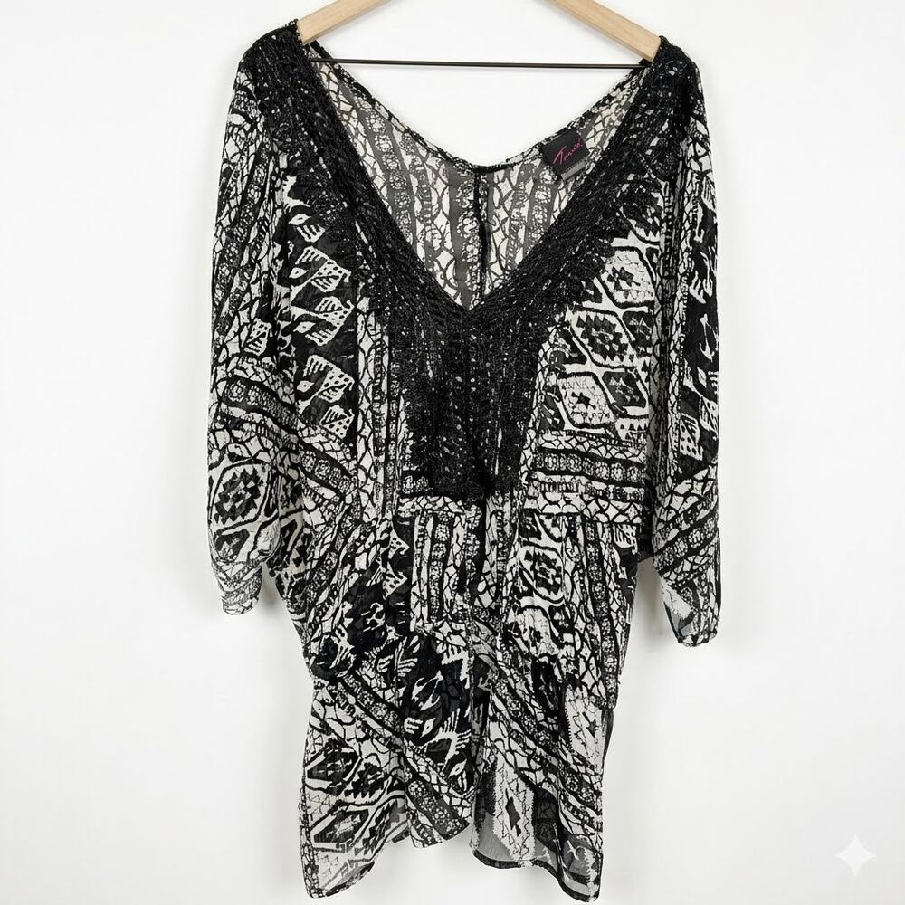 TORRID Black White Boho Geo Print Crochet V-Neck Blouse Top Plus Size 2 (2XL)